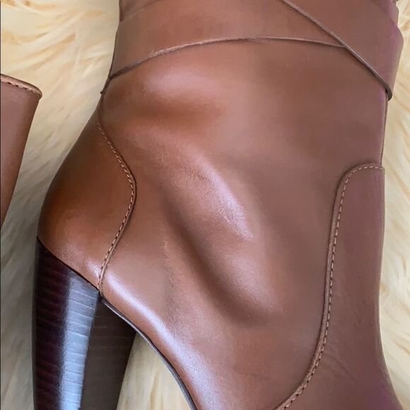 Michael Kors Tan Heeled Boots with Chunky Heel and Smooth Leather - Picture 9 of 16